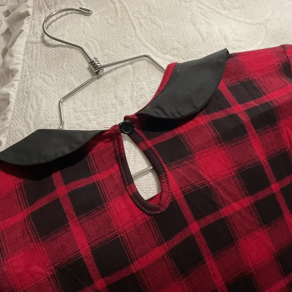 Hot Topic Plaid Red and Black Women's Top - Picture 2 of 3